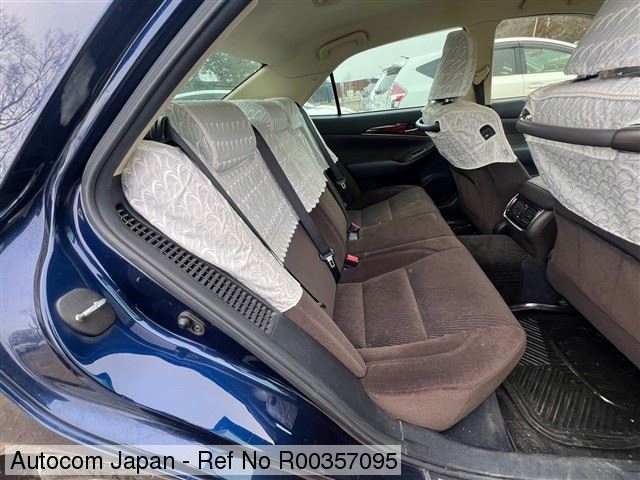 Image of 2014 Toyota CROWN Royal Saloon