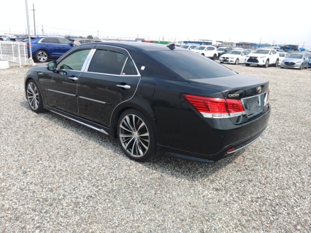 Image of 2013 Toyota CROWN MAJESTA